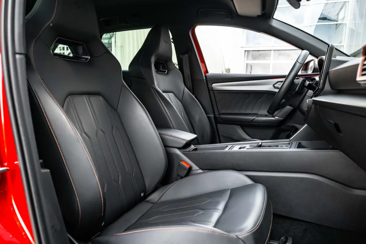 VZ e-Hybrid 245pk DSG/AUTO | Lederen bekleding |soh 91%| Elektrisch verstelb. bestuurdersstoel | Trekhaak | Elektrische achterklep | Adaptive cruise | 19" LMV