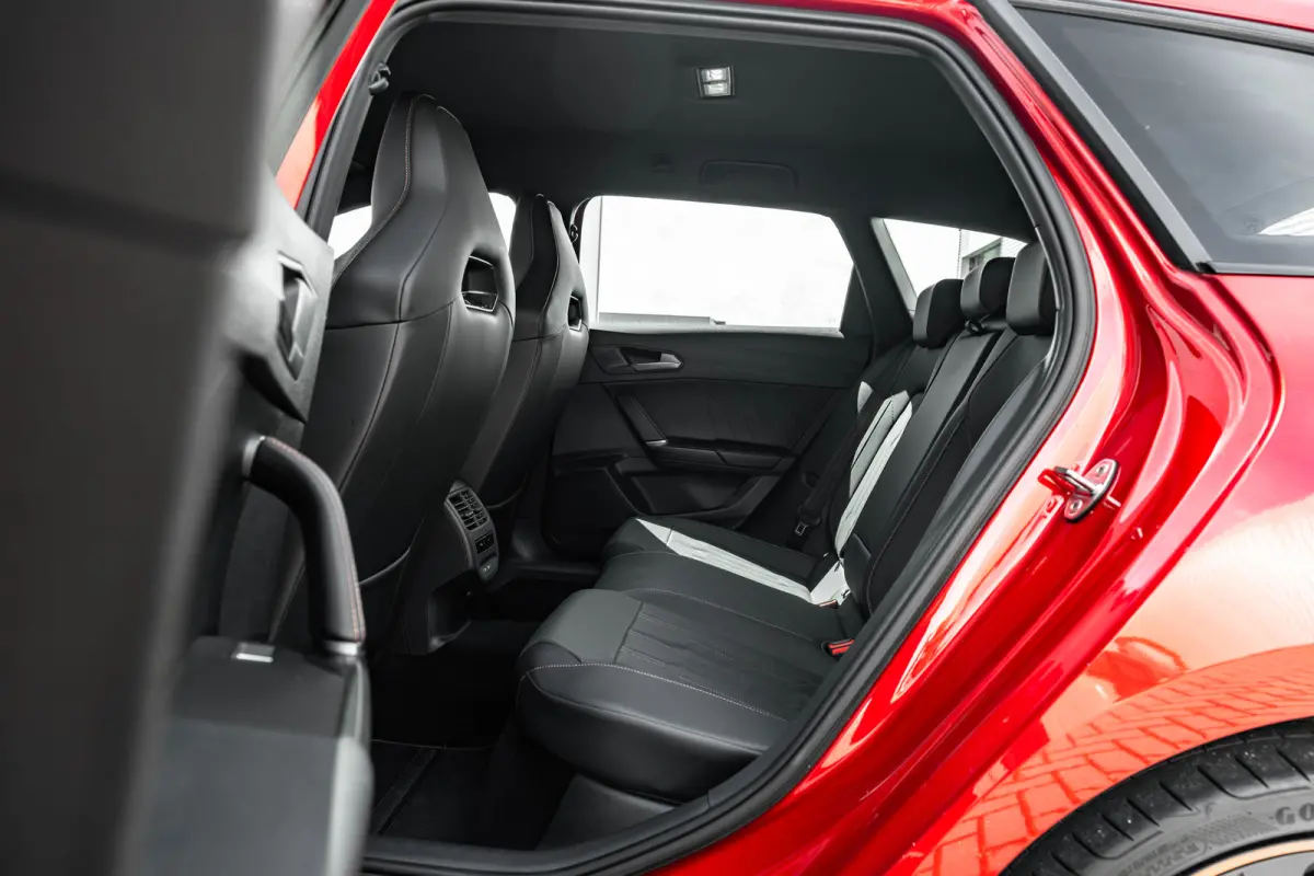 VZ e-Hybrid 245pk DSG/AUTO | Lederen bekleding |soh 91%| Elektrisch verstelb. bestuurdersstoel | Trekhaak | Elektrische achterklep | Adaptive cruise | 19" LMV