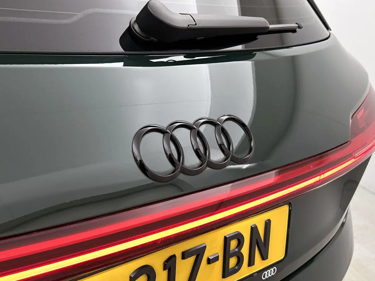 S quattro 503 PK | S-line | 360 Camera | Panoramadak | Bang & Olufsen Advanced 3D | Carbon Interieur | Adaptive cruise control | Head-up display | Navigatie | Stoelverwarming | Lichtmetalen 