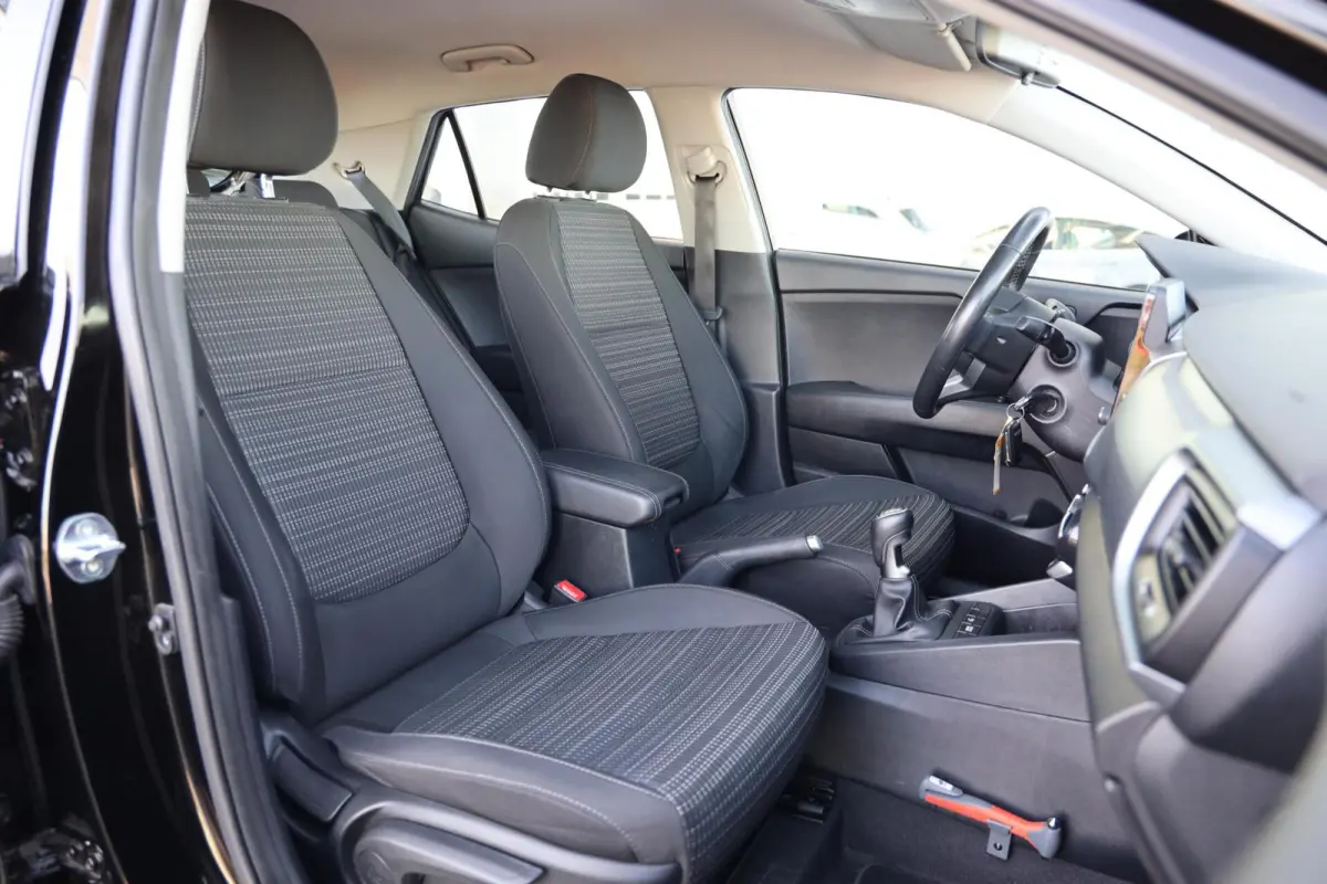 1.0 T-GDi MHEV DynamicLine|Camera|Cruise control|Apple carplay/Android auto|