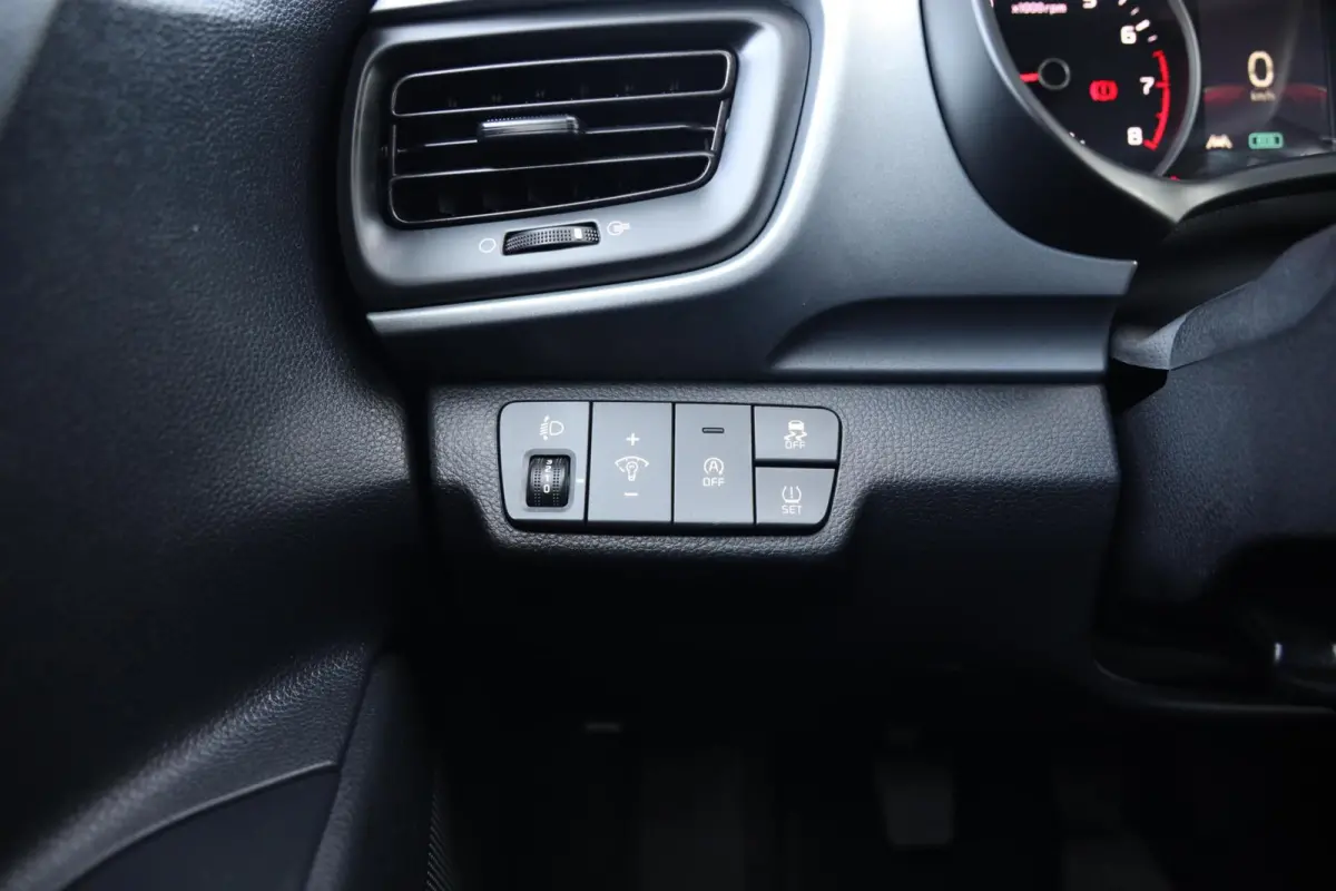 1.0 T-GDi MHEV DynamicLine|Camera|Cruise control|Apple carplay/Android auto|