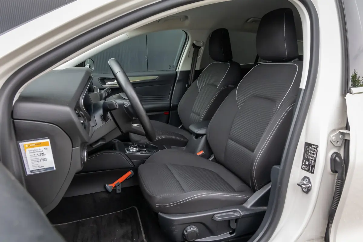 1.0 EcoBoost Titanium Automaat | 100% dealer o.h. | Adaptieve cruise | Trekhaak | Winter-pack | Elec. achterklep | Autom. inparkeren | Privacy-glass | Camera | All seazon banden | LED verlic