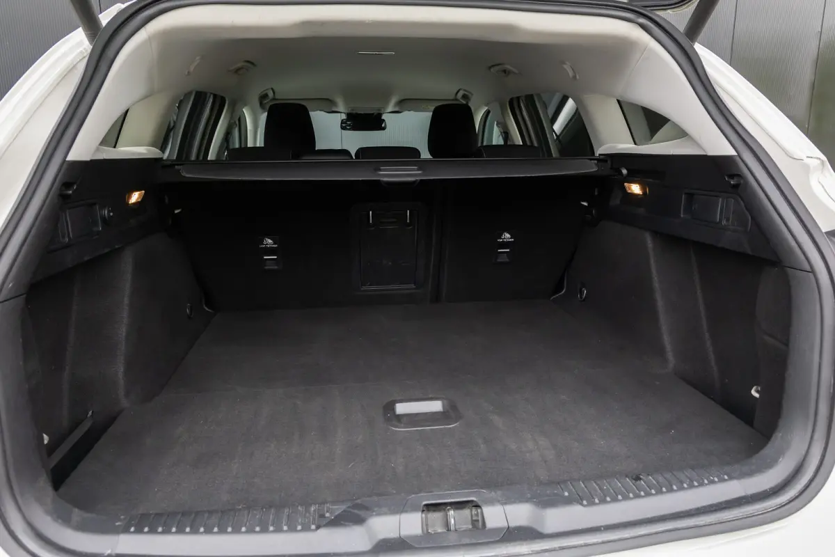 1.0 EcoBoost Titanium Automaat | 100% dealer o.h. | Adaptieve cruise | Trekhaak | Winter-pack | Elec. achterklep | Autom. inparkeren | Privacy-glass | Camera | All seazon banden | LED verlic