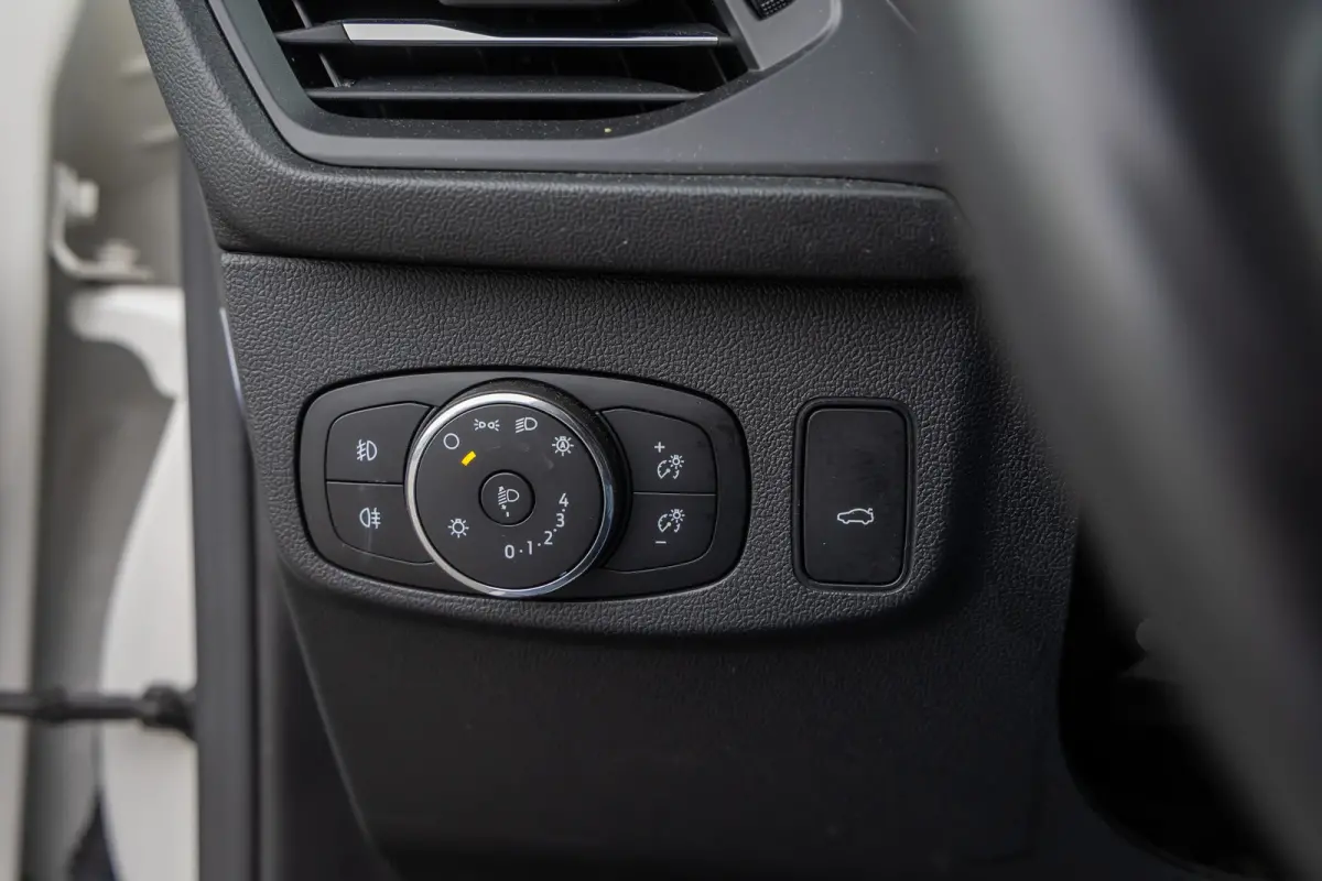 1.0 EcoBoost Titanium Automaat | 100% dealer o.h. | Adaptieve cruise | Trekhaak | Winter-pack | Elec. achterklep | Autom. inparkeren | Privacy-glass | Camera | All seazon banden | LED verlic