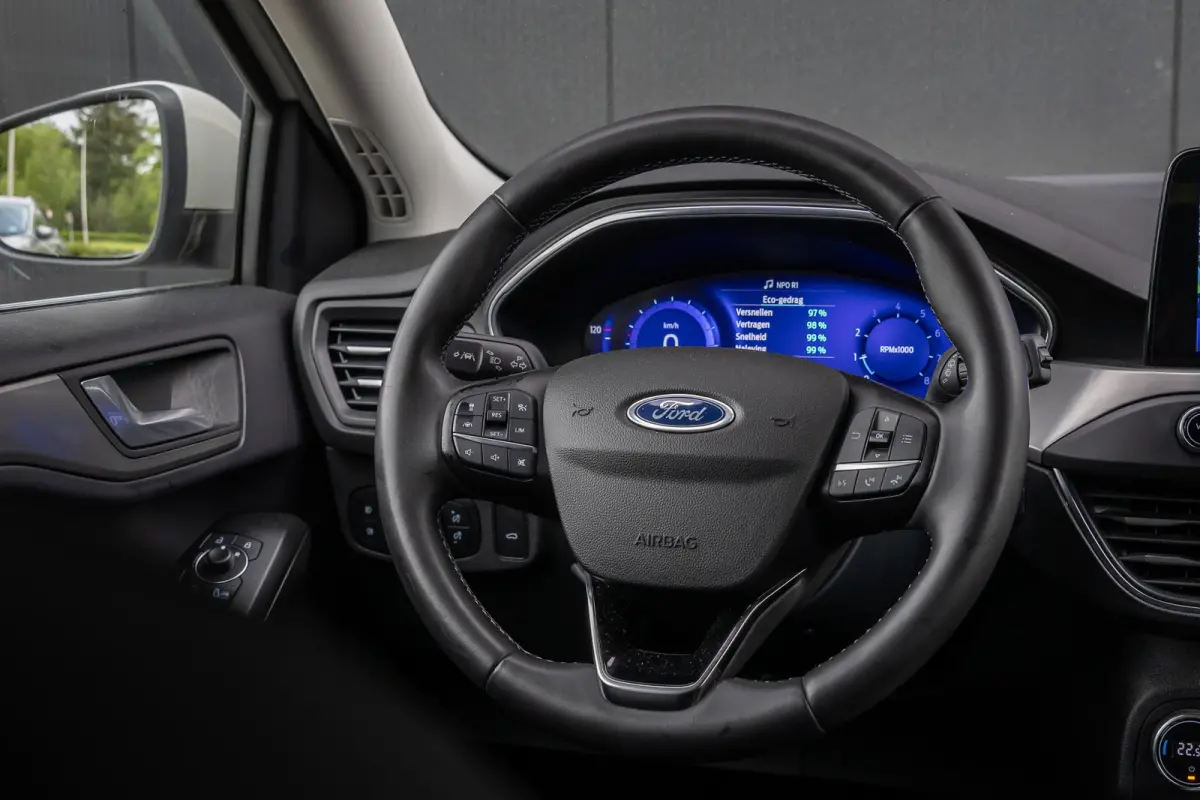 1.0 EcoBoost Titanium Automaat | 100% dealer o.h. | Adaptieve cruise | Trekhaak | Winter-pack | Elec. achterklep | Autom. inparkeren | Privacy-glass | Camera | All seazon banden | LED verlic