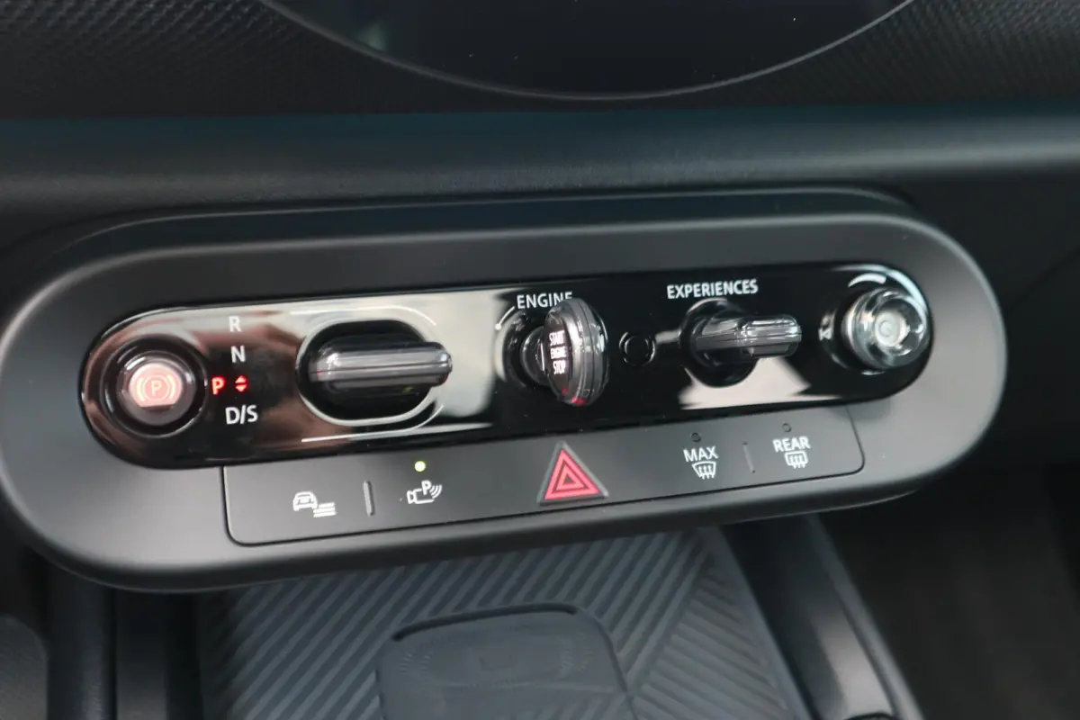 C | John Cooper Works Trim + Pakket L