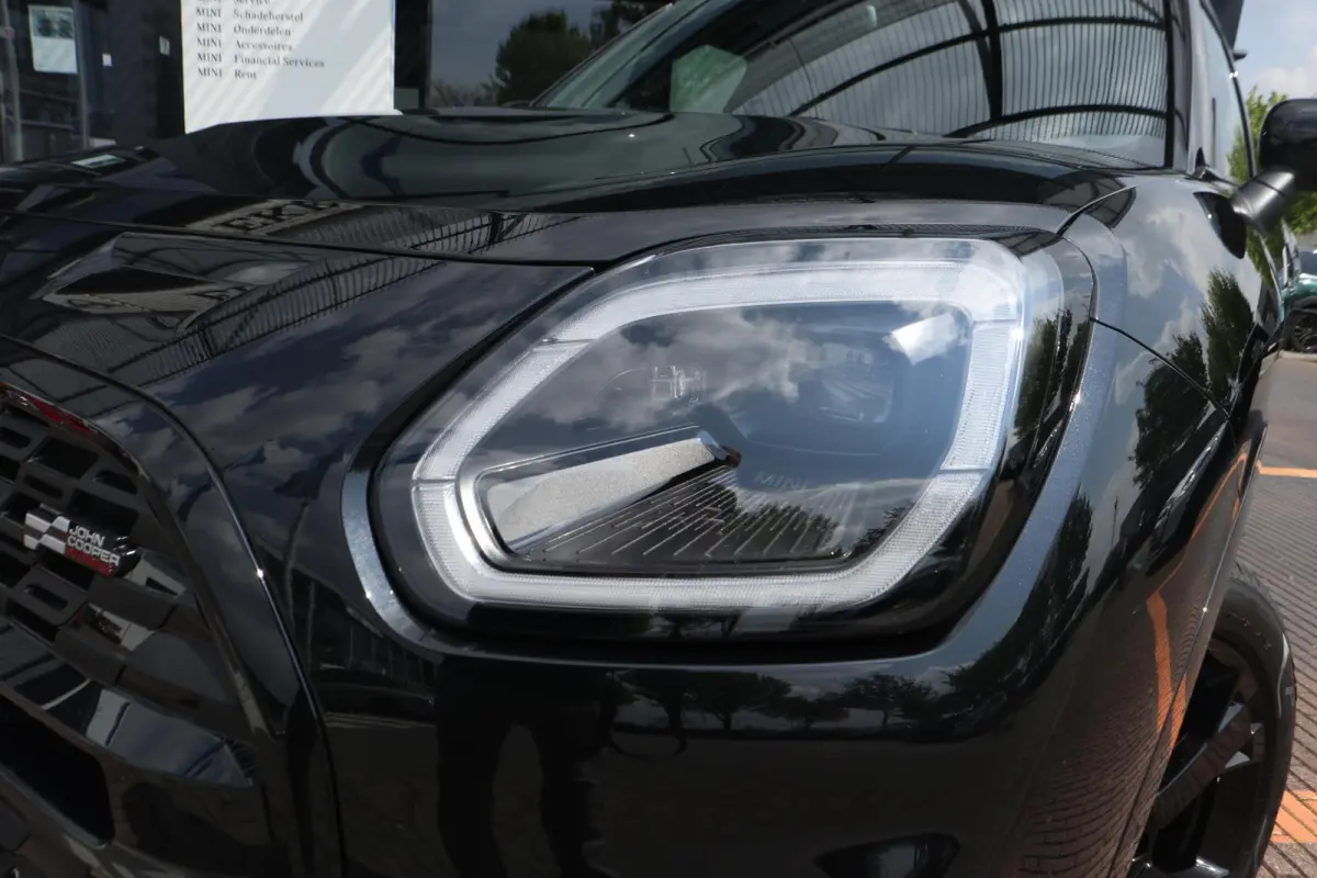 C | John Cooper Works Trim + Pakket L