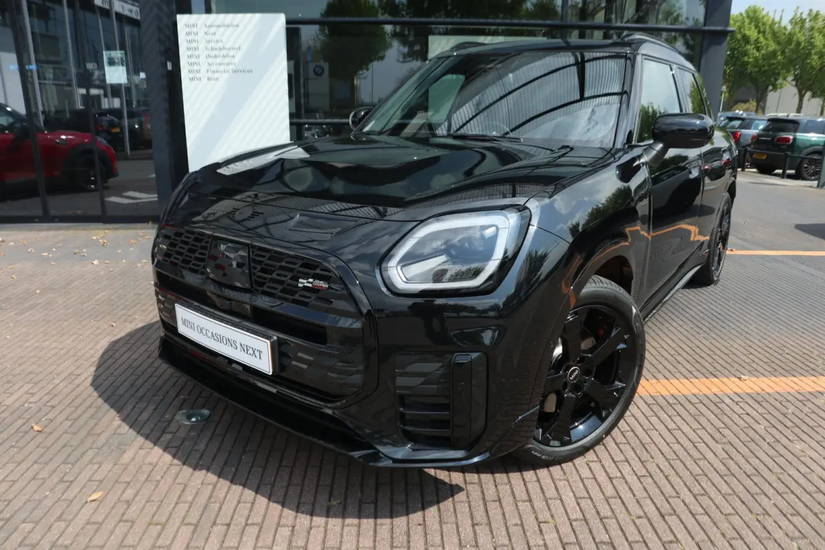 C | John Cooper Works Trim + Pakket L