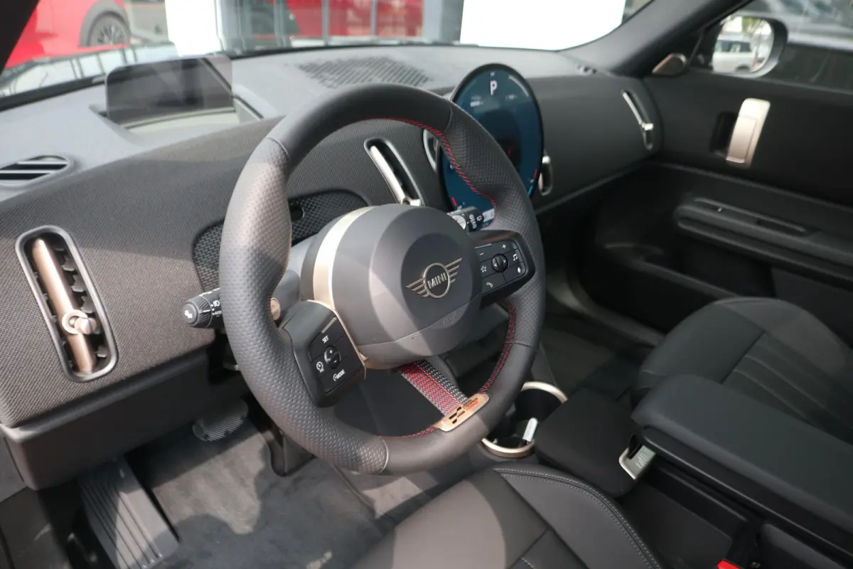 C | John Cooper Works Trim + Pakket L
