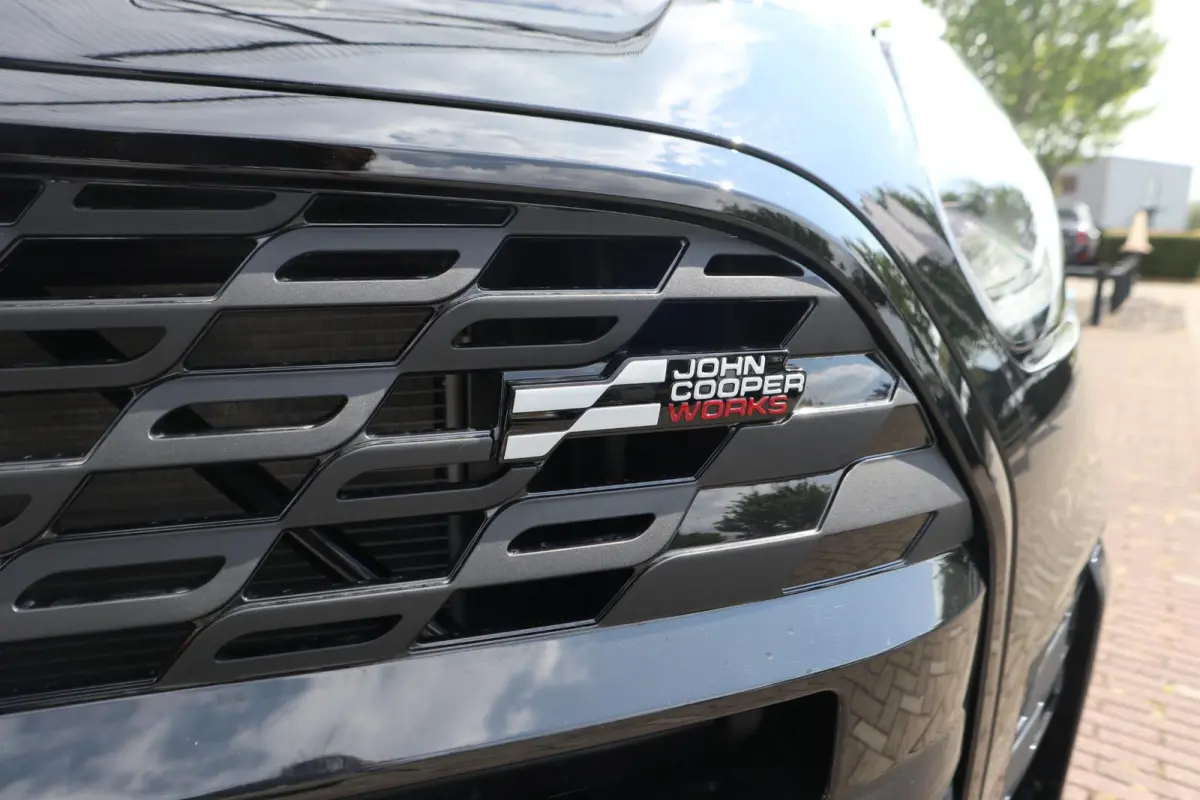 C | John Cooper Works Trim + Pakket L