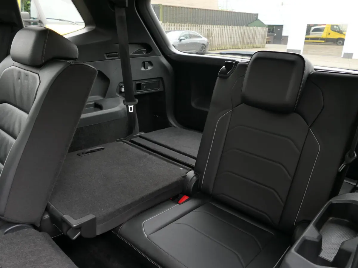 1.4 TSI Highline Business R 7p. | 3x R-line | Leder | 360°-camera | Panoramadak | Virtual Cockpit | Trekhaak | Memory | Apple-/android Carplay | Elektrische achterklep | ACC