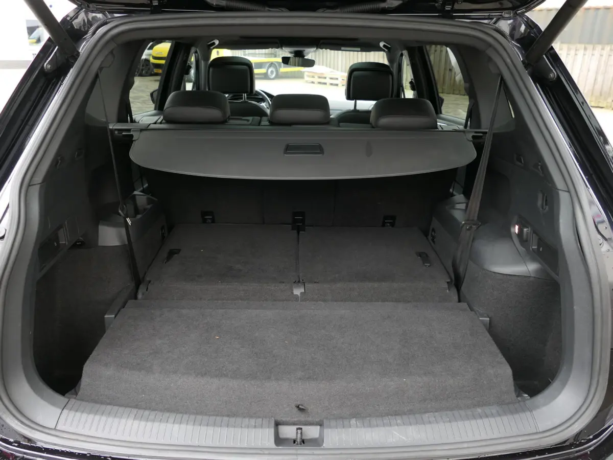 1.4 TSI Highline Business R 7p. | 3x R-line | Leder | 360°-camera | Panoramadak | Virtual Cockpit | Trekhaak | Memory | Apple-/android Carplay | Elektrische achterklep | ACC
