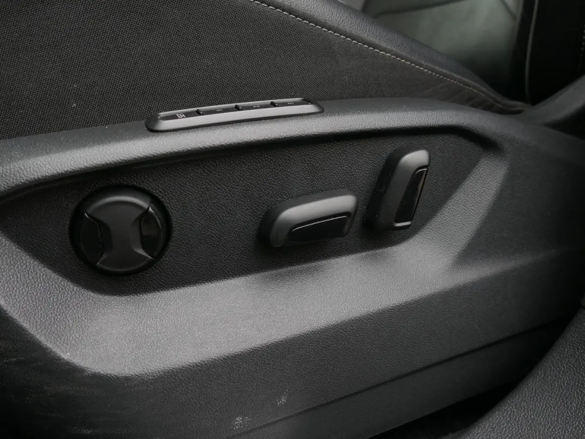 1.4 TSI Highline Business R 7p. | 3x R-line | Leder | 360°-camera | Panoramadak | Virtual Cockpit | Trekhaak | Memory | Apple-/android Carplay | Elektrische achterklep | ACC