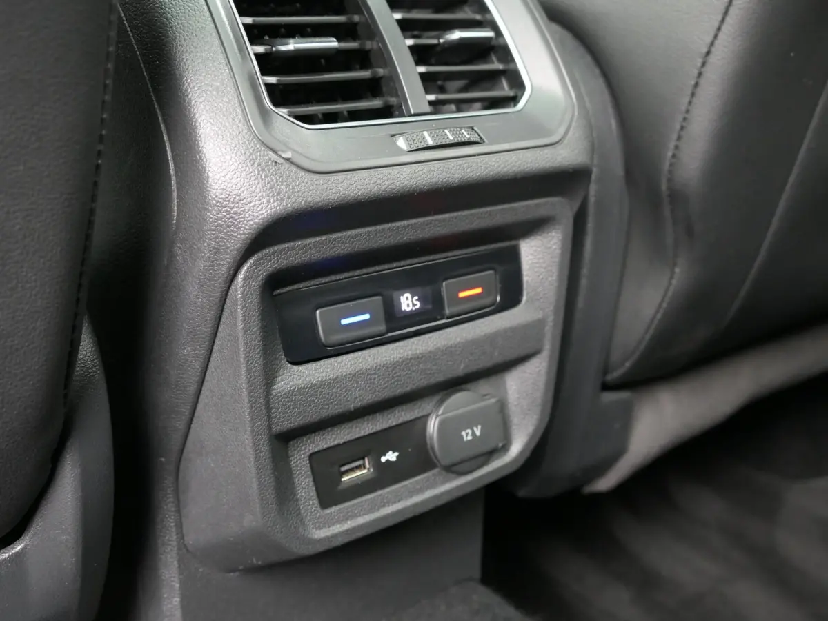 1.4 TSI Highline Business R 7p. | 3x R-line | Leder | 360°-camera | Panoramadak | Virtual Cockpit | Trekhaak | Memory | Apple-/android Carplay | Elektrische achterklep | ACC