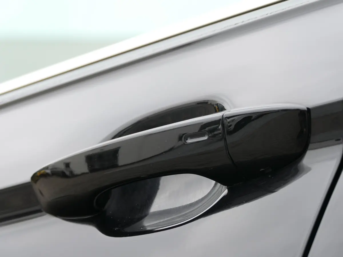 1.4 TSI Highline Business R 7p. | 3x R-line | Leder | 360°-camera | Panoramadak | Virtual Cockpit | Trekhaak | Memory | Apple-/android Carplay | Elektrische achterklep | ACC