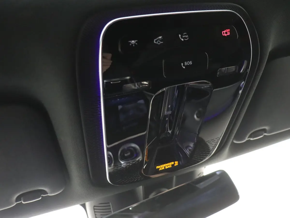 300 e AMG Line Panoramadak/ 19 inch/ Night/ Burmester/ Digital Light/ Winter Pack/