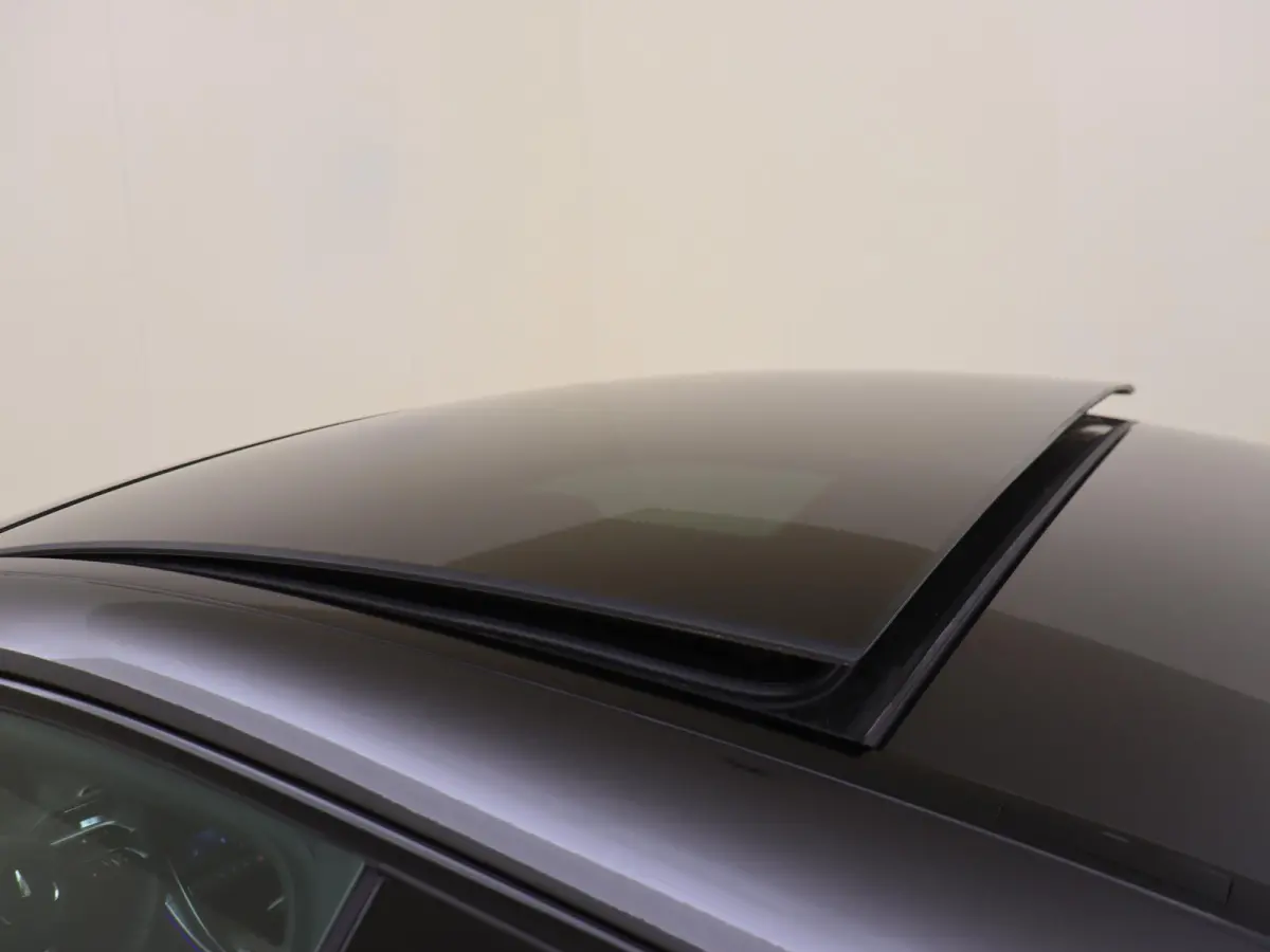 300 e AMG Line Panoramadak/ 19 inch/ Night/ Burmester/ Digital Light/ Winter Pack/