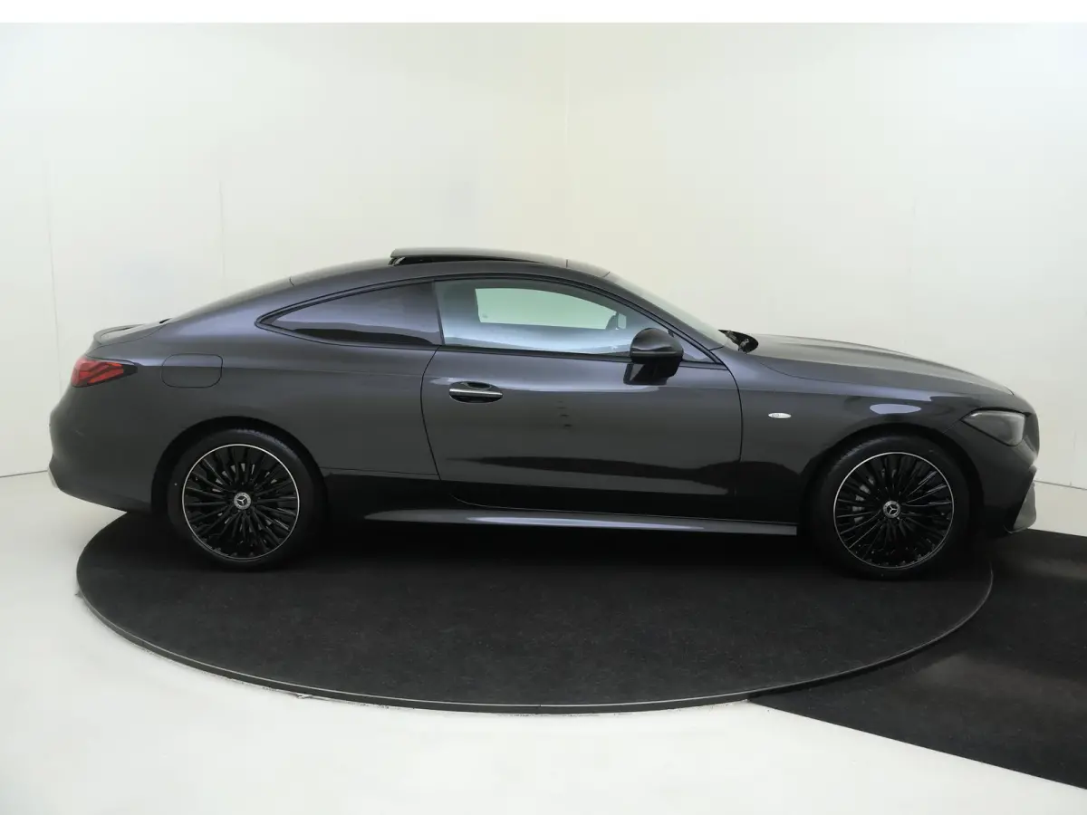 300 e AMG Line Panoramadak/ 19 inch/ Night/ Burmester/ Digital Light/ Winter Pack/