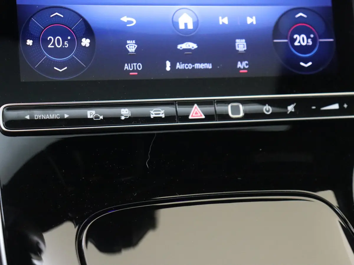 300 e AMG Line Panoramadak/ 19 inch/ Night/ Burmester/ Digital Light/ Winter Pack/