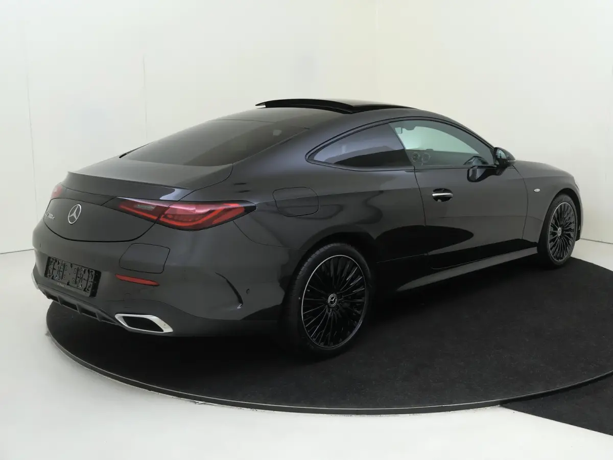 300 e AMG Line Panoramadak/ 19 inch/ Night/ Burmester/ Digital Light/ Winter Pack/