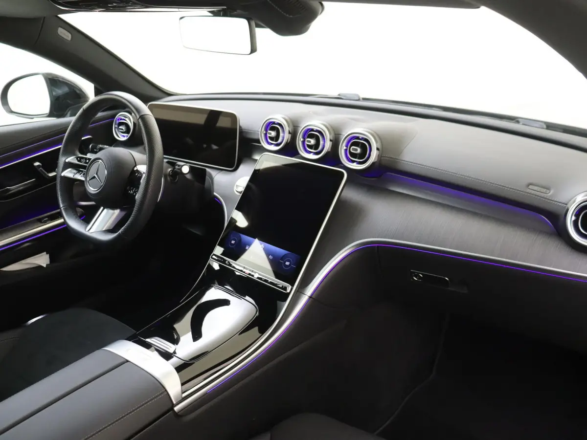 300 e AMG Line Panoramadak/ 19 inch/ Night/ Burmester/ Digital Light/ Winter Pack/