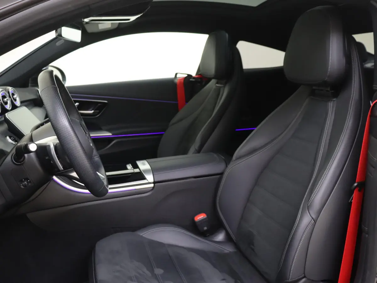 300 e AMG Line Panoramadak/ 19 inch/ Night/ Burmester/ Digital Light/ Winter Pack/