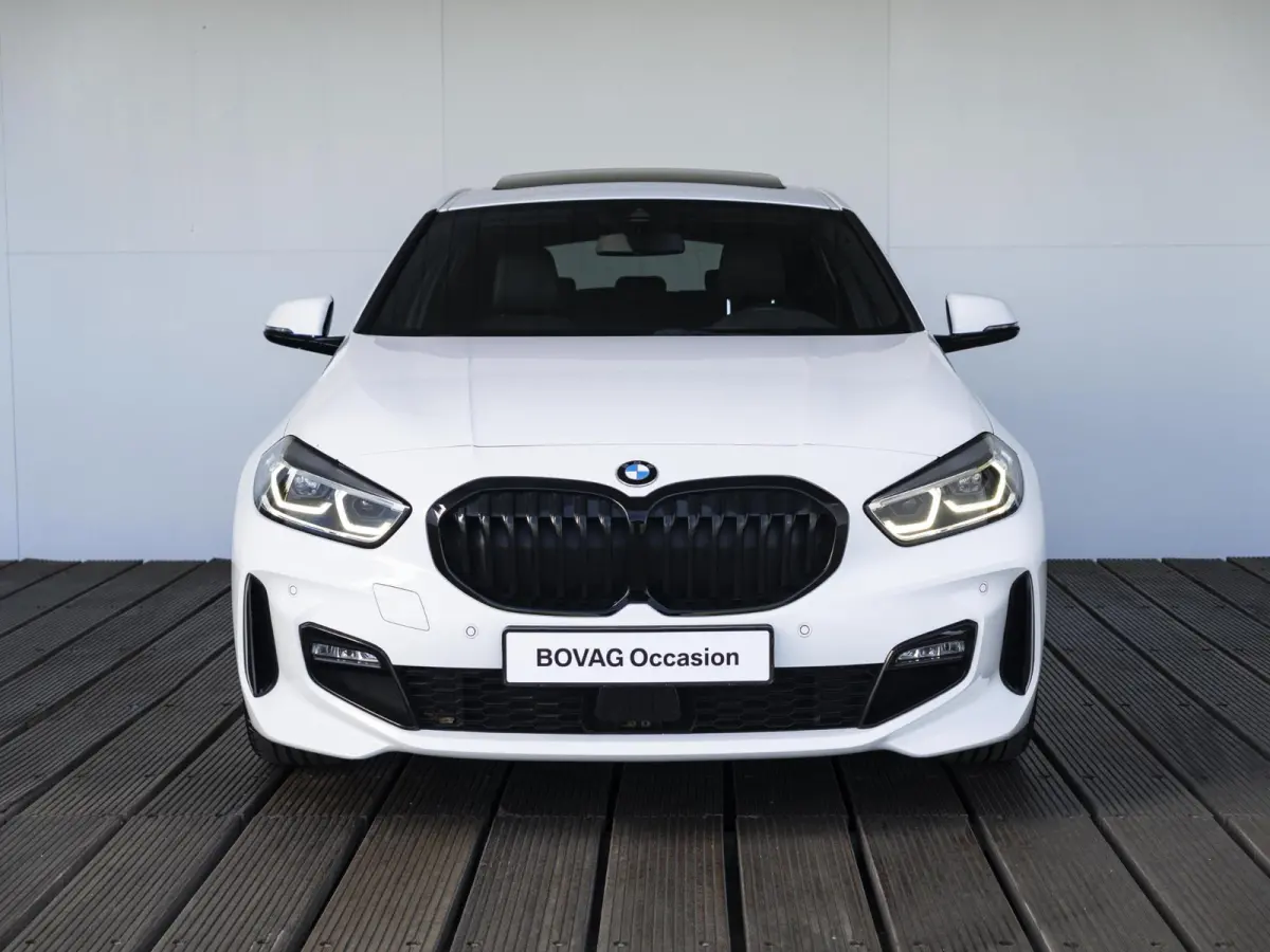 118i | M Sport | Panoramadak | PDC | Cruise Control | 17''