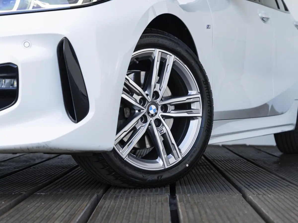 118i | M Sport | Panoramadak | PDC | Cruise Control | 17''