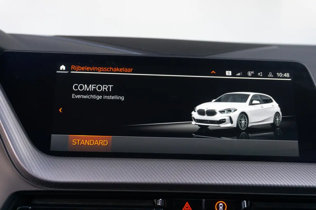 118i | M Sport | Panoramadak | PDC | Cruise Control | 17''