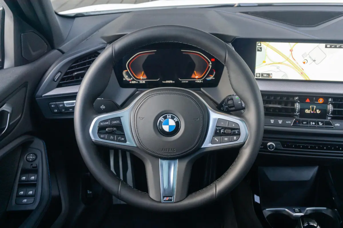 118i | M Sport | Panoramadak | PDC | Cruise Control | 17''