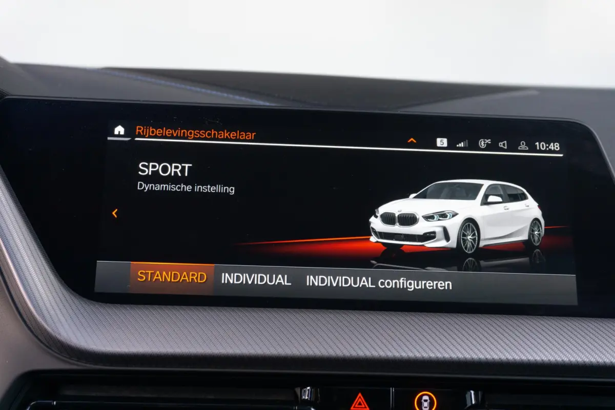 118i | M Sport | Panoramadak | PDC | Cruise Control | 17''