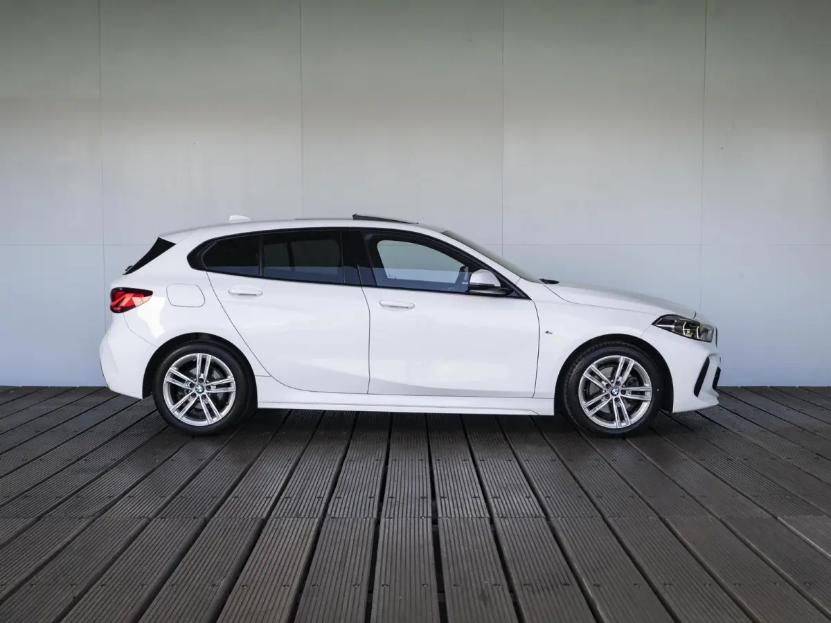 118i | M Sport | Panoramadak | PDC | Cruise Control | 17''
