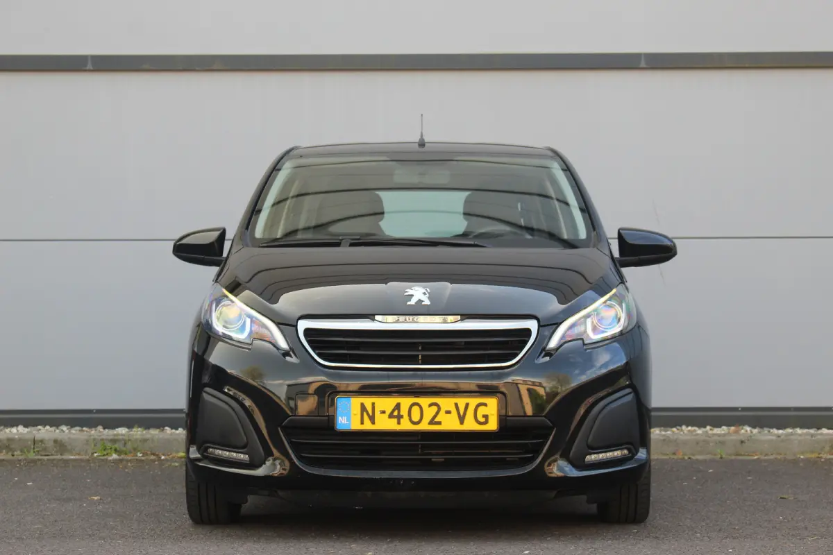 1.0 e-VTi Active | Camera | Carplay | Airco | DAB | Bluetooth | Camera | Carplay | Airco | DAB | Bluetooth |