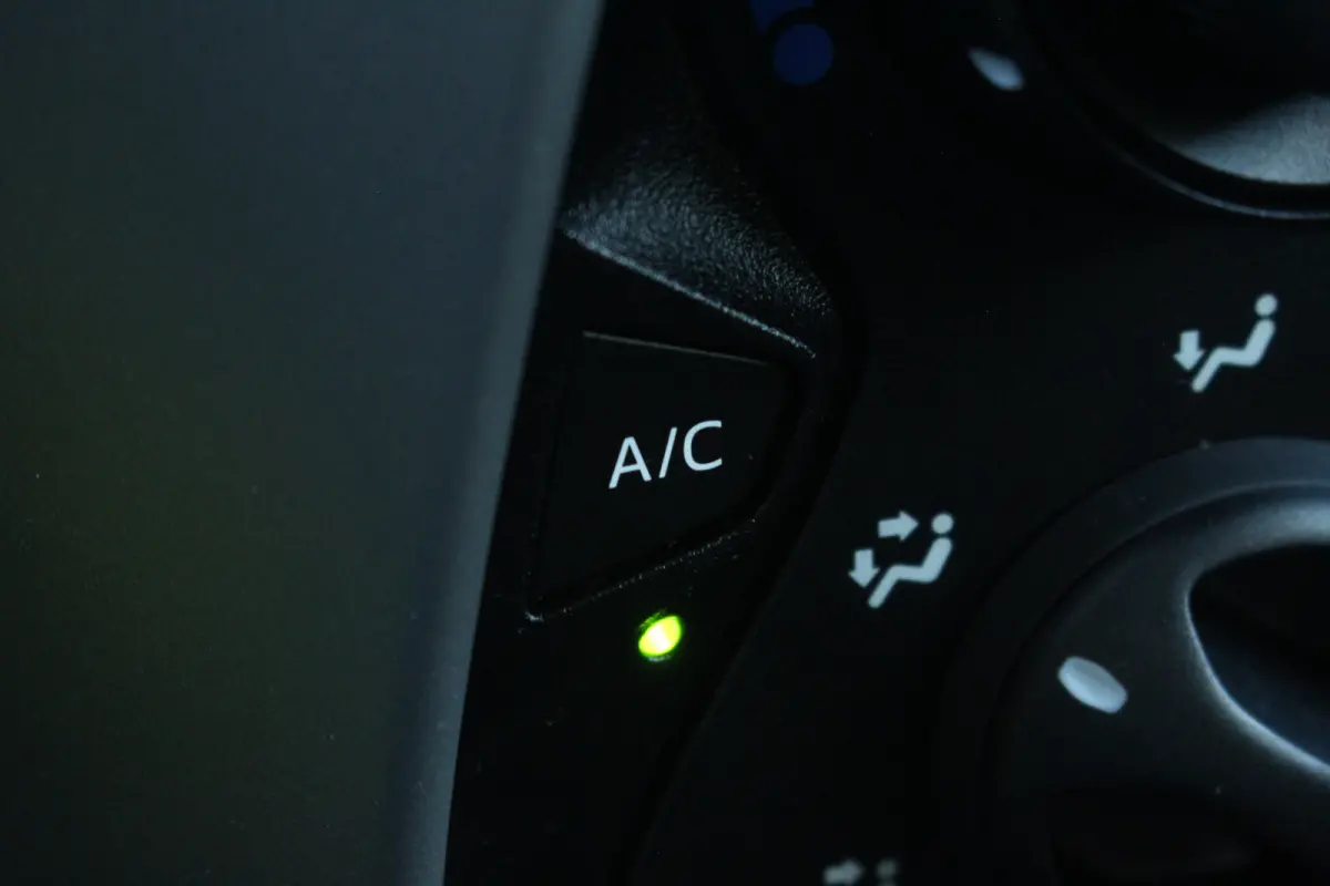 1.0 e-VTi Active | Camera | Carplay | Airco | DAB | Bluetooth | Camera | Carplay | Airco | DAB | Bluetooth |