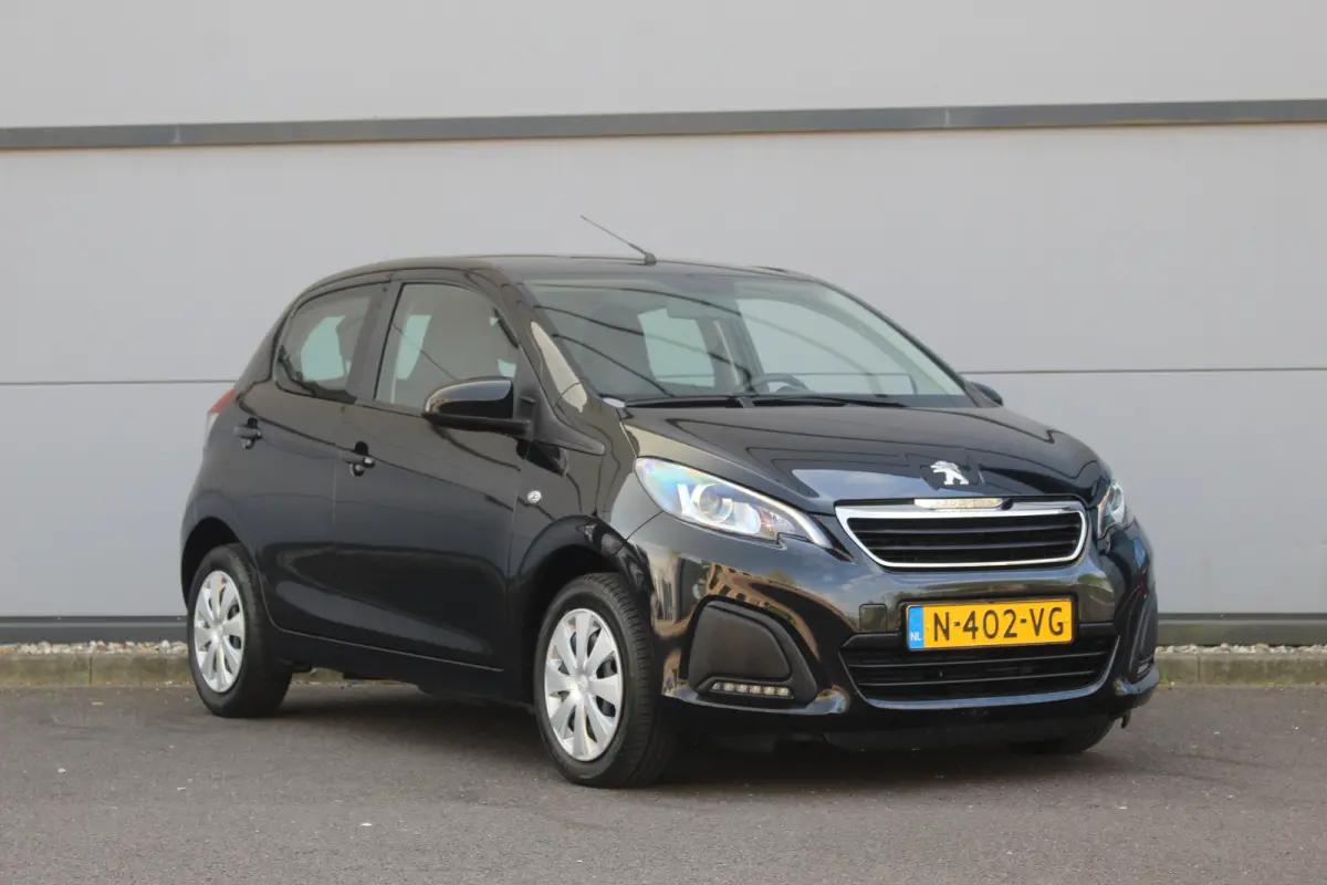 1.0 e-VTi Active | Camera | Carplay | Airco | DAB | Bluetooth | Camera | Carplay | Airco | DAB | Bluetooth |