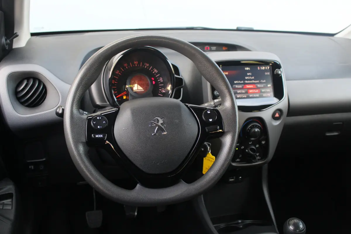 1.0 e-VTi Active | Camera | Carplay | Airco | DAB | Bluetooth | Camera | Carplay | Airco | DAB | Bluetooth |