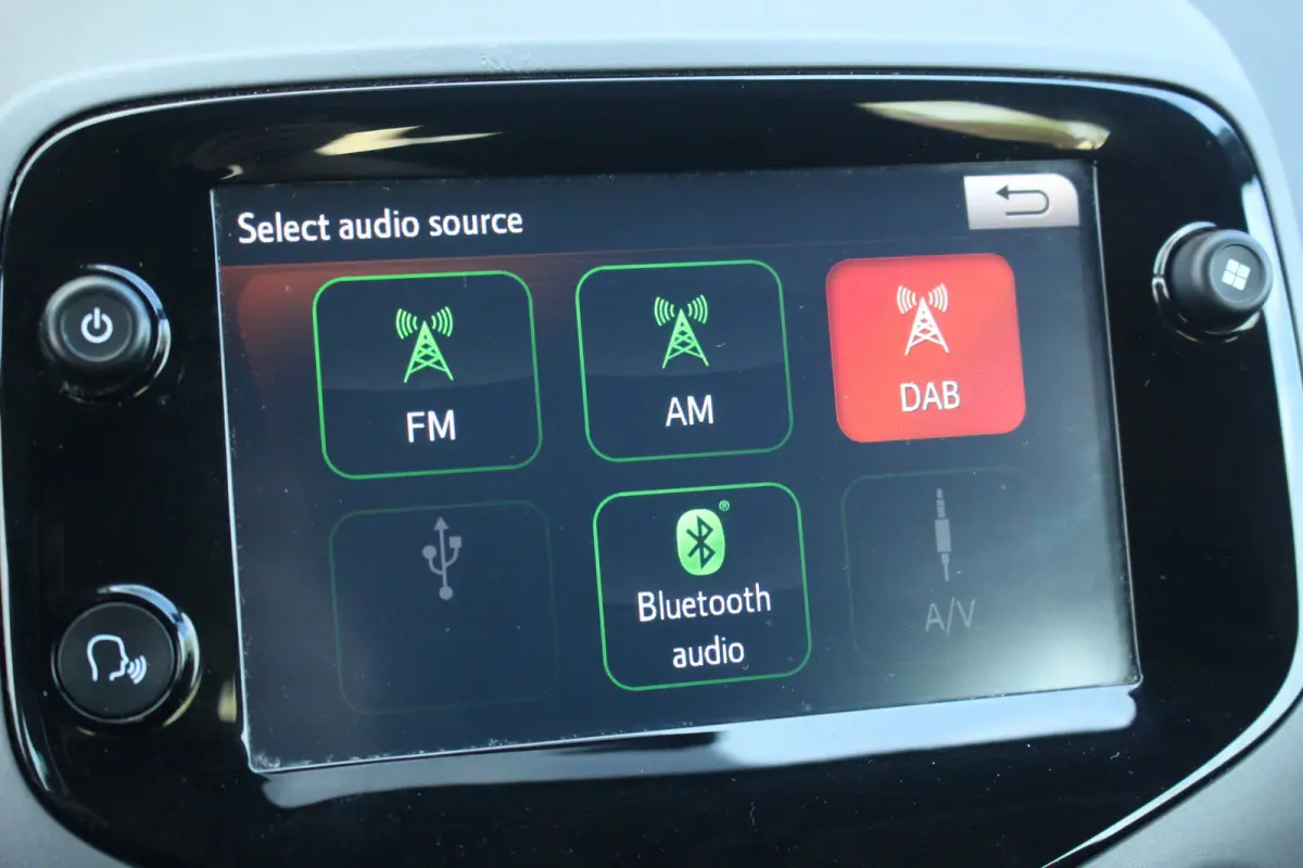 1.0 e-VTi Active | Camera | Carplay | Airco | DAB | Bluetooth | Camera | Carplay | Airco | DAB | Bluetooth |