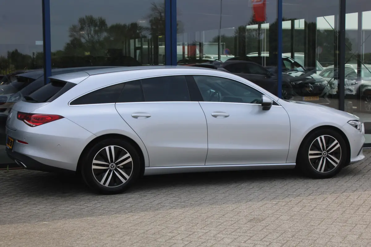 180 AUT7 Luxury Line LEDER SFEER CARPLAY TREKHAAK