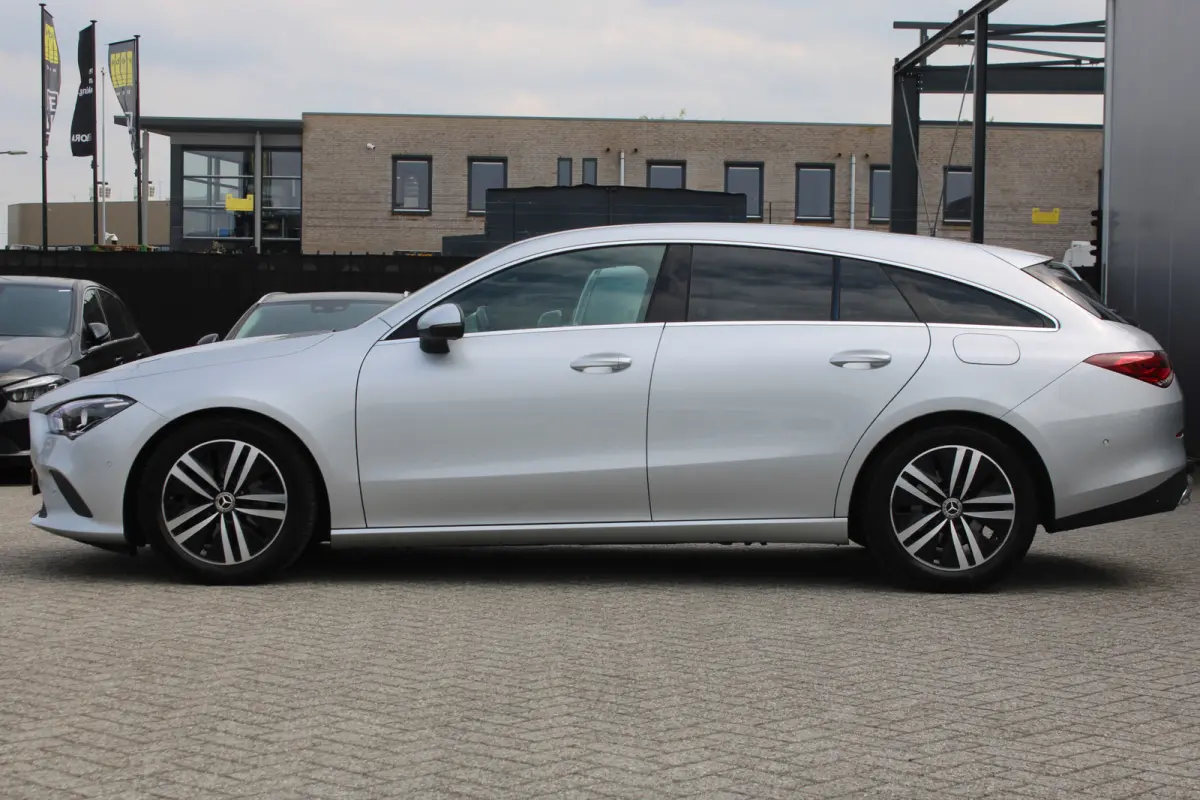 180 AUT7 Luxury Line LEDER SFEER CARPLAY TREKHAAK