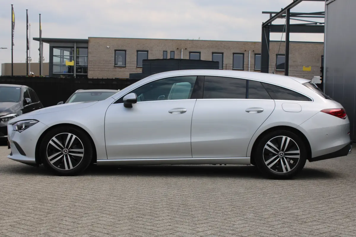 180 AUT7 Luxury Line LEDER SFEER CARPLAY TREKHAAK