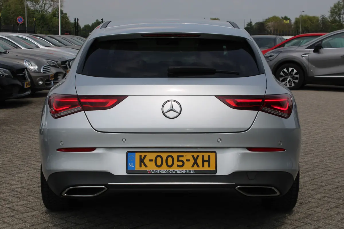180 AUT7 Luxury Line LEDER SFEER CARPLAY TREKHAAK