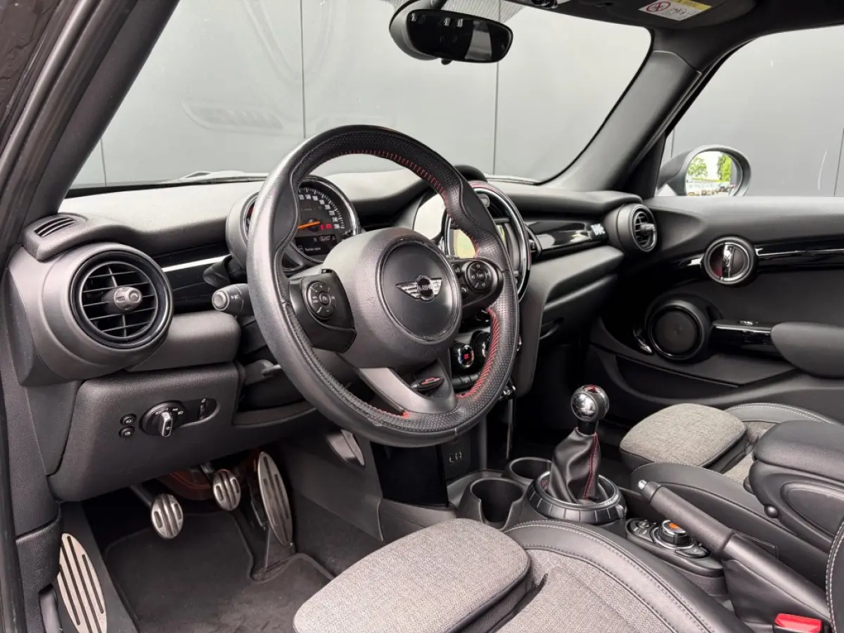 1.5 JCW pakket Leder Navi LED PDC Cruise NL-auto