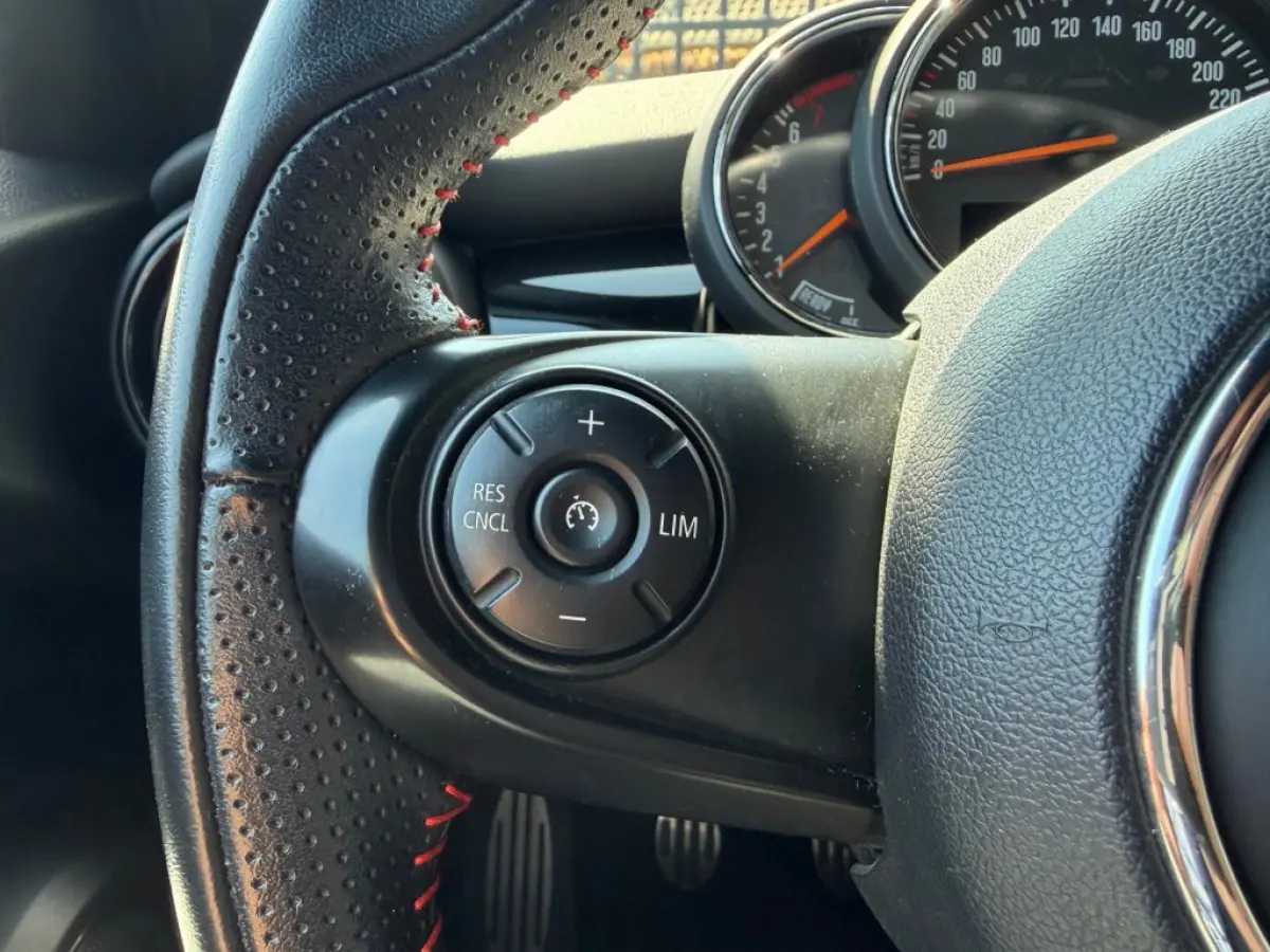 1.5 JCW pakket Leder Navi LED PDC Cruise NL-auto