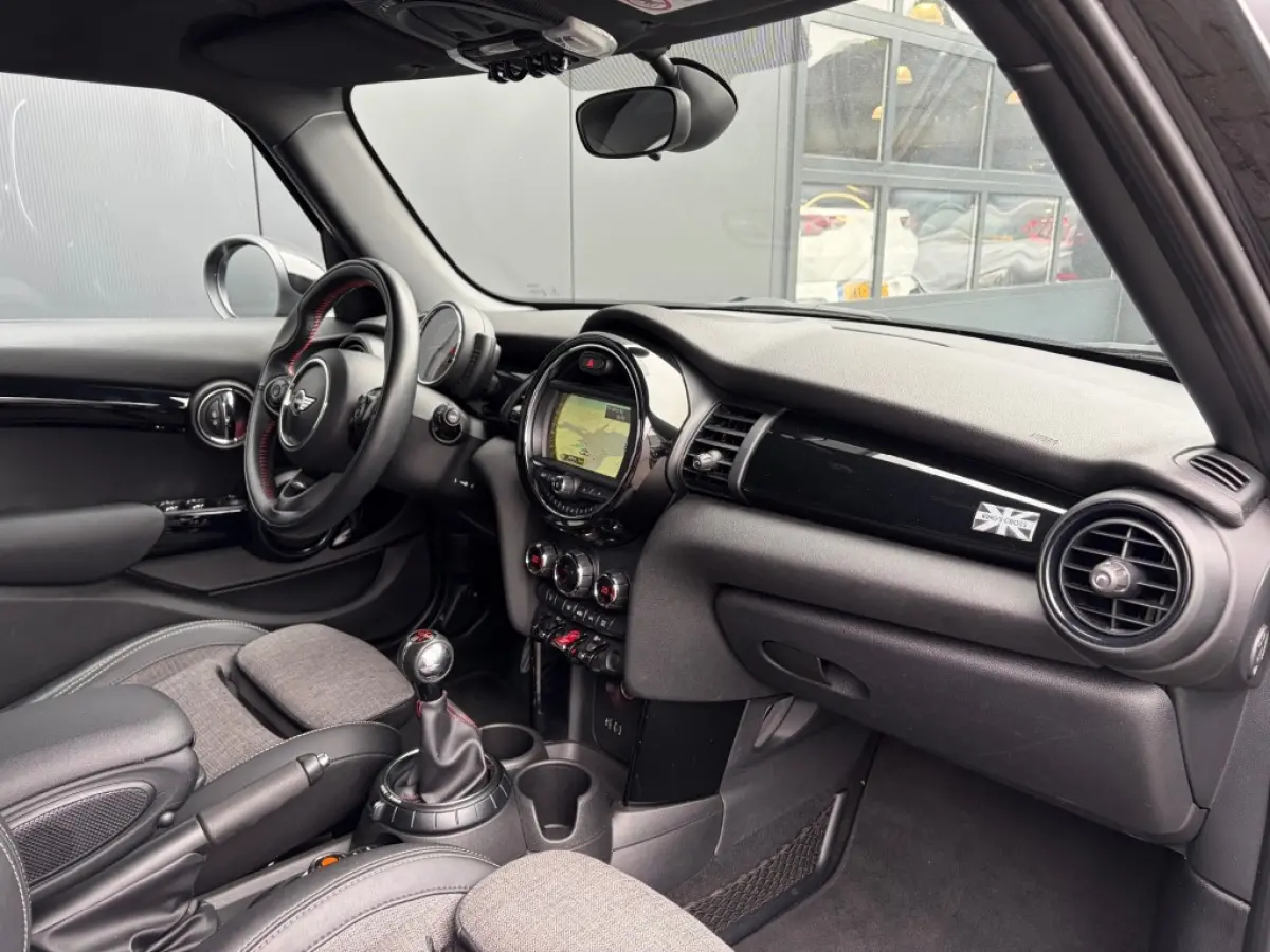 1.5 JCW pakket Leder Navi LED PDC Cruise NL-auto