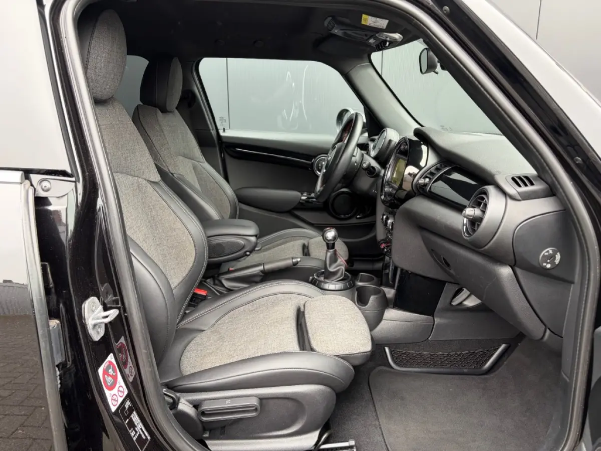1.5 JCW pakket Leder Navi LED PDC Cruise NL-auto