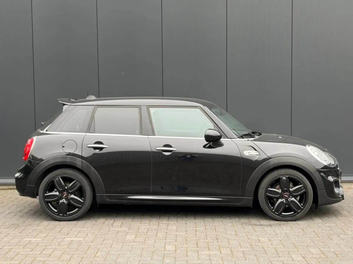 1.5 JCW pakket Leder Navi LED PDC Cruise NL-auto