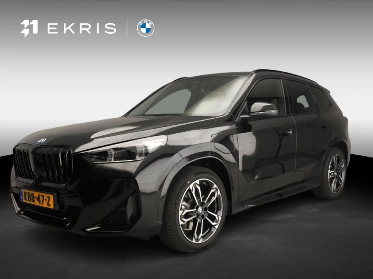xDrive25e | M-Sportpakket | LED | HUD | Active Cruise | Trekhaak | Stoelverwarming | DAB | Harman-kardon sound | Alu 19 inch