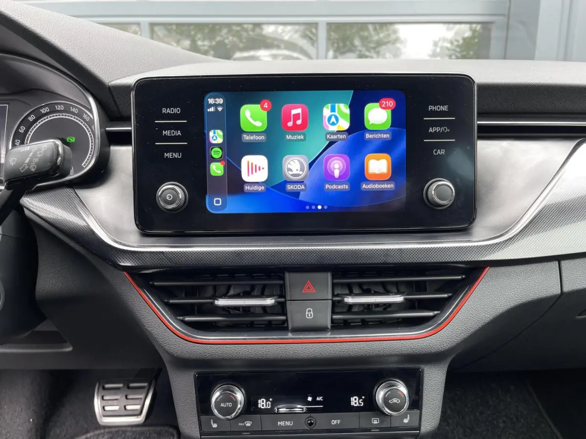 1.5 TSI Sport AUT. SPORT STOELEN|CARPLAY|LED KOPLAMPEN|STOELVERWARMING|ORIGINEEL NL