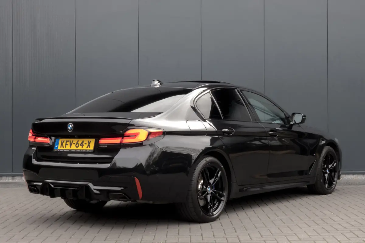 530e Business Edition Plus M-PERFORMANCE | M-PAKKET | PANO | ACC | CAMERA | ELEKTRISCH VERSTELBARE VOORSTOELEN