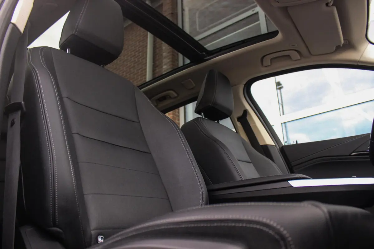 230e xDrive Luxury Line | 1e eigenaar | BTW auto | Driving Assistant | Harman Kardon | 360 camera | Panoramadak | Head-up | M-sportstuur | Keyless entry